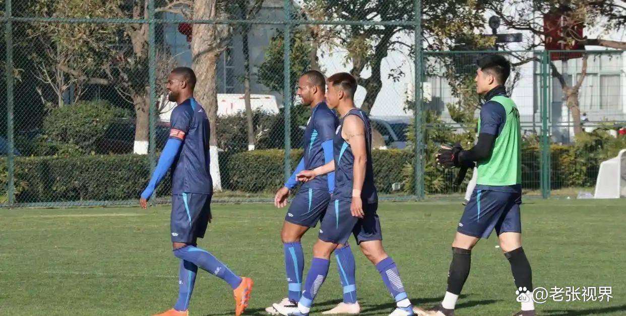 包含今夜比利亚雷亚尔备战国王杯亚特兰大迎足总杯关键赛，转折点犹他爵士远射贴柱都惊呆了的词条